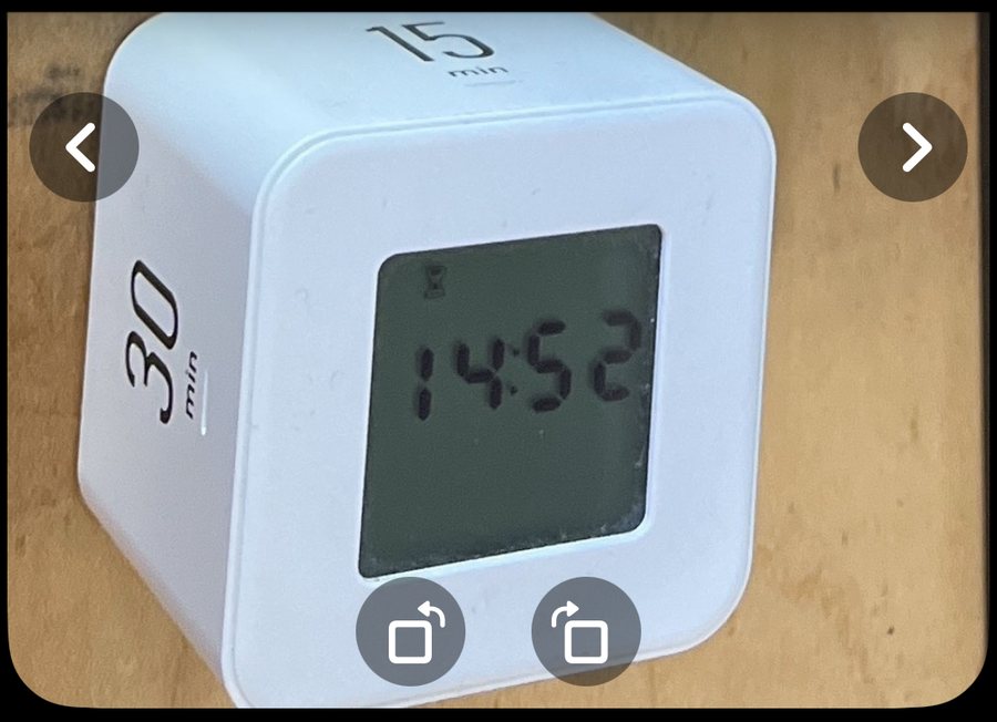 Item photo in BinBunny with rotate buttons
